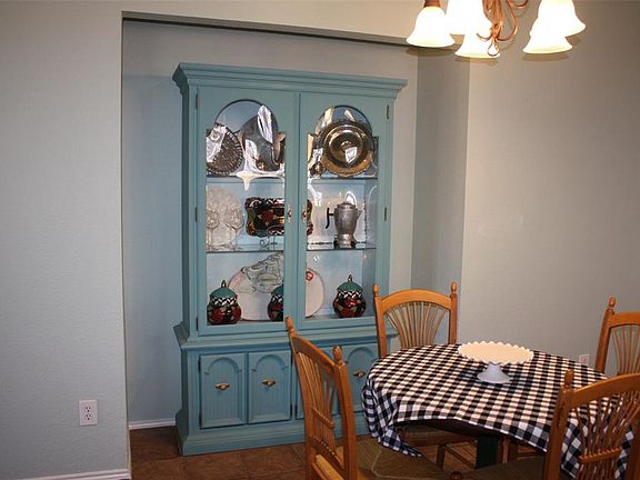 5th image of 704 Long Hill Ct
