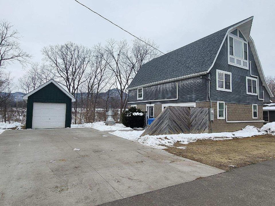 1st image of 570 Main STREET