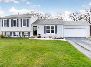 668 Partridge Pkwy, Genoa City, WI 53128