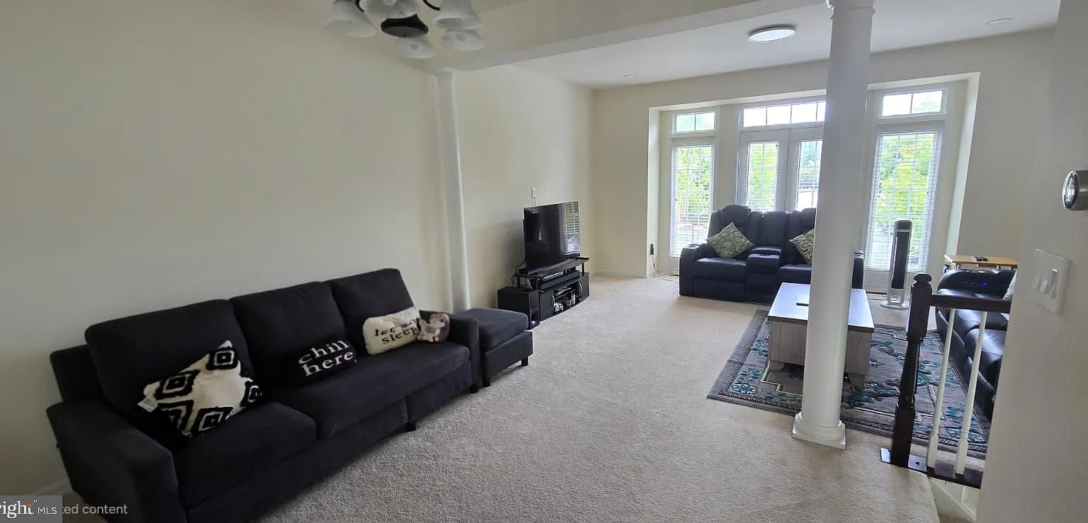 3 bed, 4.0 bath, 2384 sqft, $3,250 — Photo 3