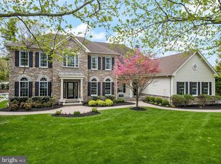 228 Weatherhill Dr, West Chester, PA 19382