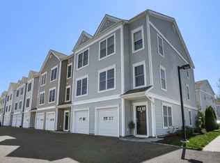 327 Copper Square Dr #327, Bethel, CT 06801