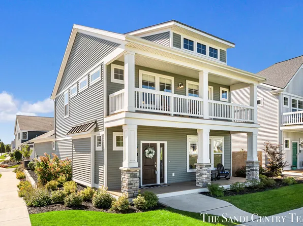 406 W Leland Dr, Whitehall, MI 49461