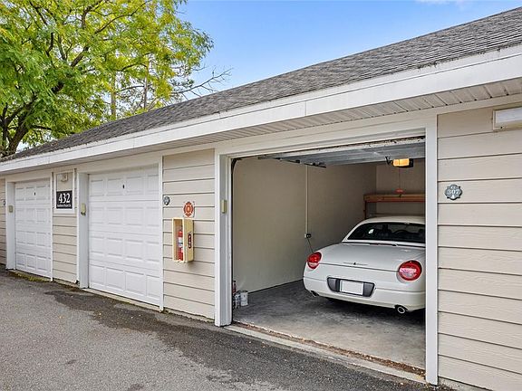 5th image of 431 Southern Pecan Cir Unit 201