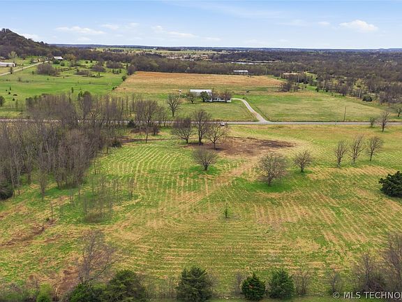 4th image of 1 E 400th Rd