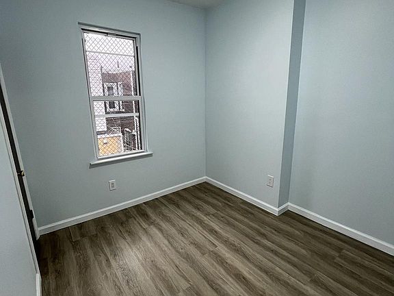 4th image of 2612 S Marshall St
