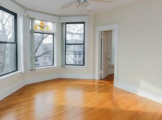 3525 N Wilton Ave #3525W-1R, Chicago, IL 60657