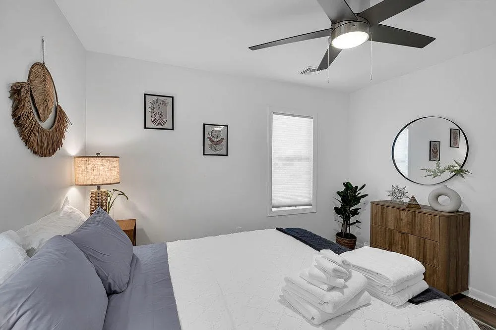 1 bed, $2,200 — Photo 3