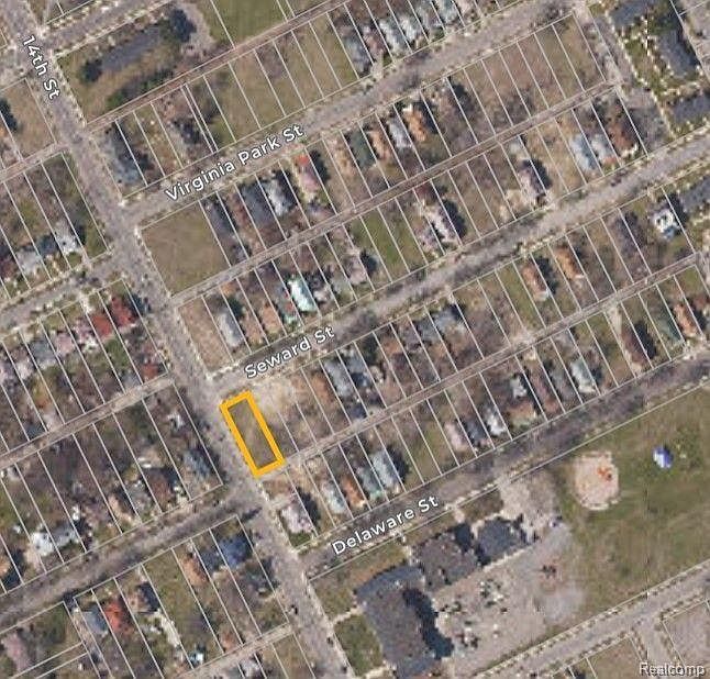 2nd image of 2091 Seward St