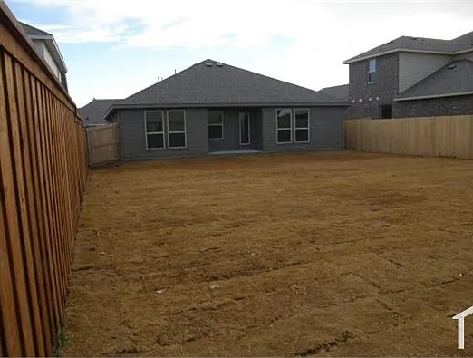812 Westgate Ct — Photo 4
