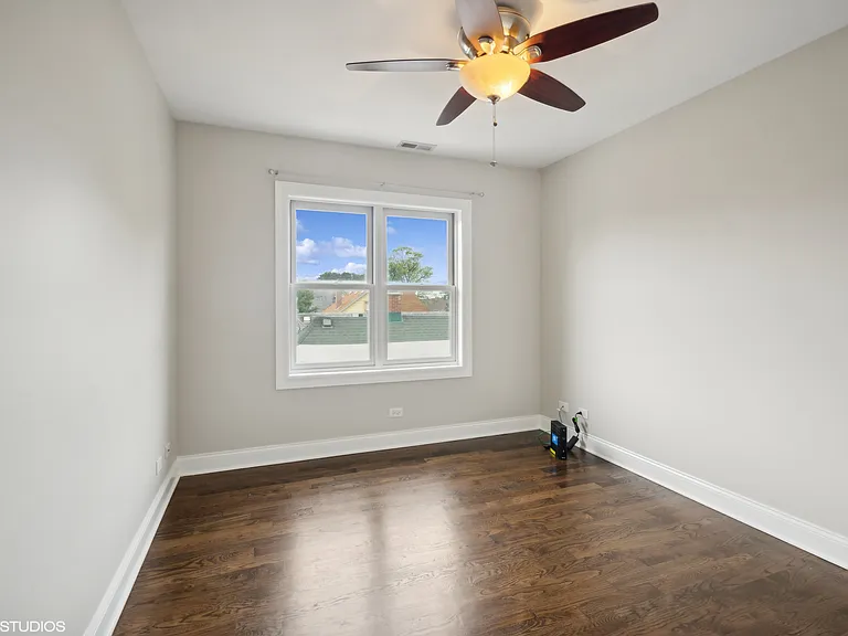 3519 W Medill Ave #3 — Photo 8