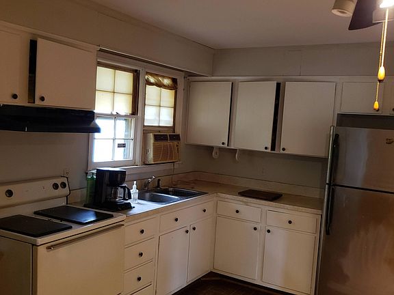 Kitchen (no dishwasher)