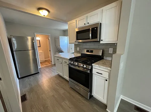 102 W Seneca St #1 Photo 1