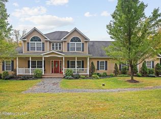 321 Hemlock Dr, Lake Ariel, PA 18436