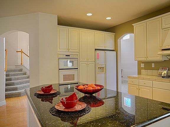 4th image of 4610 Miralo Dr