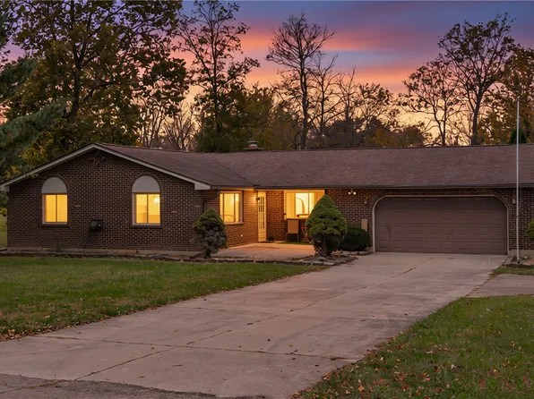 10913 Mile Rd, New Lebanon, OH 45345