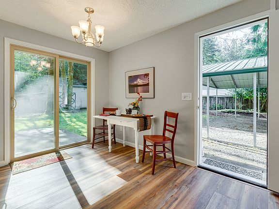 Bright & sunny home!