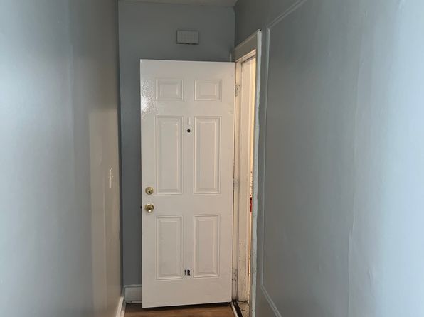 17 Webb Ave APT 1R