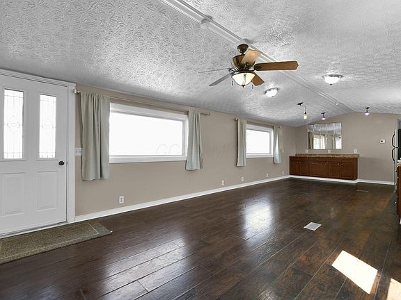4th image of 76 Yardner St Lot 35