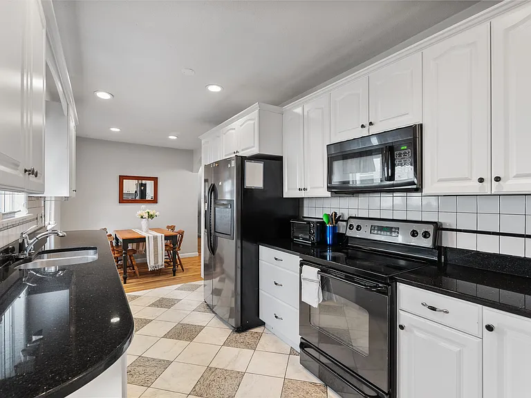 282 Boston Ave #1 — Photo 2