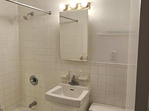 4th image of 169 W 76th St APT 1F