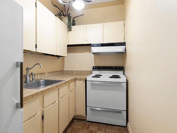 5th image of 130 Water St APT 3D