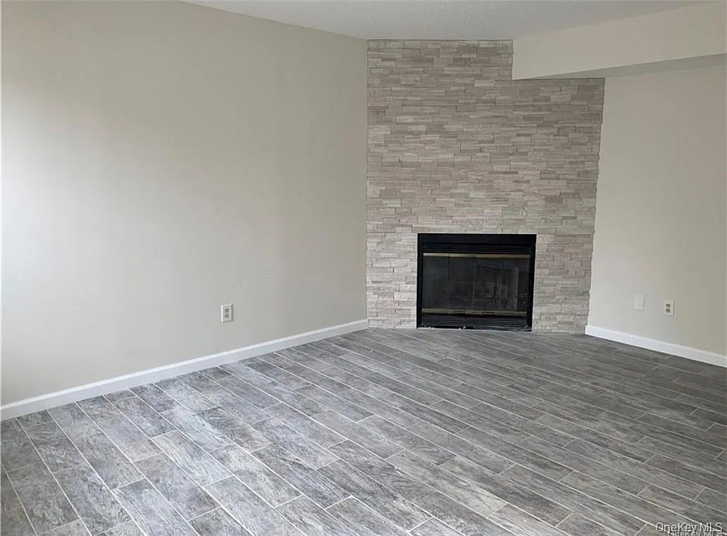 2 bed, 1.5 bath, 1086 sqft, $2,500 — Photo 3