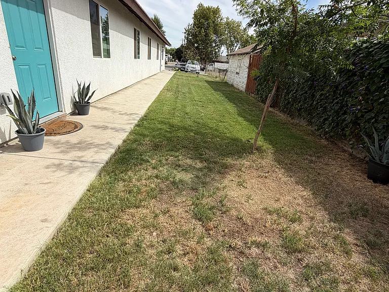 216 E Belle Ave #A — Photo 5