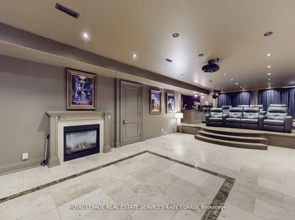 1 B Carluke Cres, Toronto, ON M2L 2H7