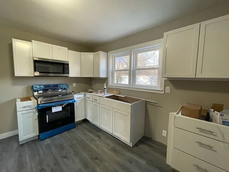1213 E Wayland St — Photo 6