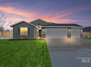 890 SW Lago Dr, Mountain Home, ID 83647
