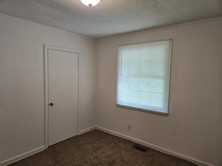 1738 Reynolds St — Photo 10