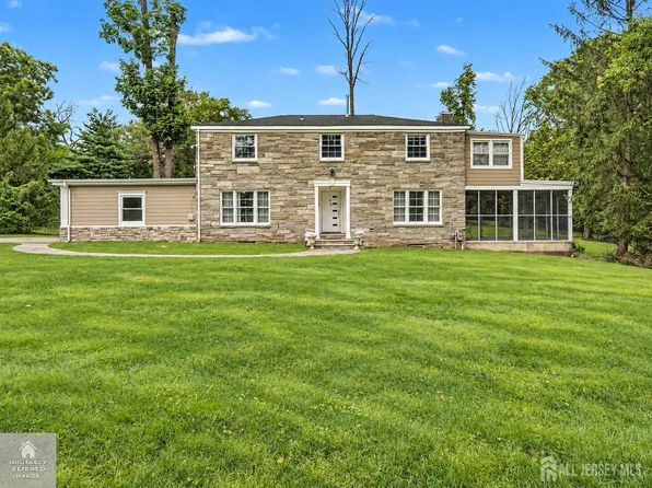 396 New Dover Rd, Colonia, NJ 07067
