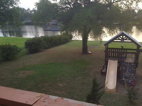1334 Kiowa Dr E, Lake Kiowa, TX 76240