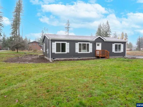 124 Santiam St, Gates, OR 97346