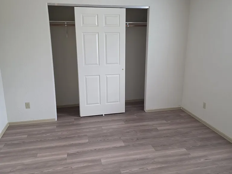 443 Pear Ln — Photo 12