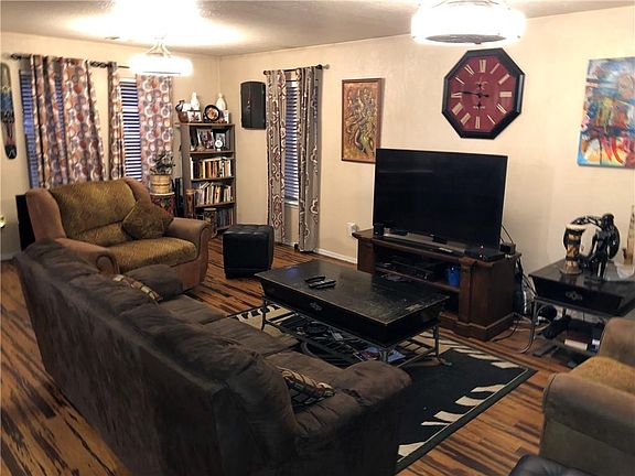 5th image of 3122 NE 18th St