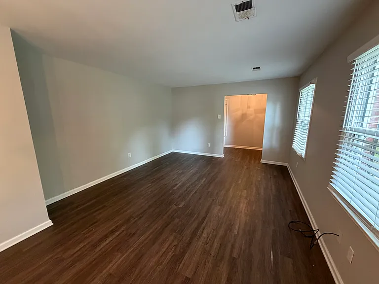 115 Burlington Ave — Photo 6