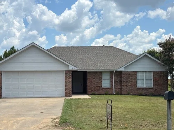 312 Barton St, Royse City, TX 75189
