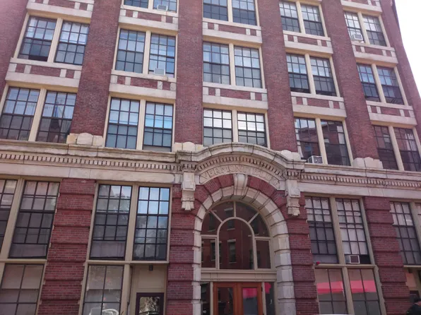 10 Thacher St APT 1, Boston, MA 02113