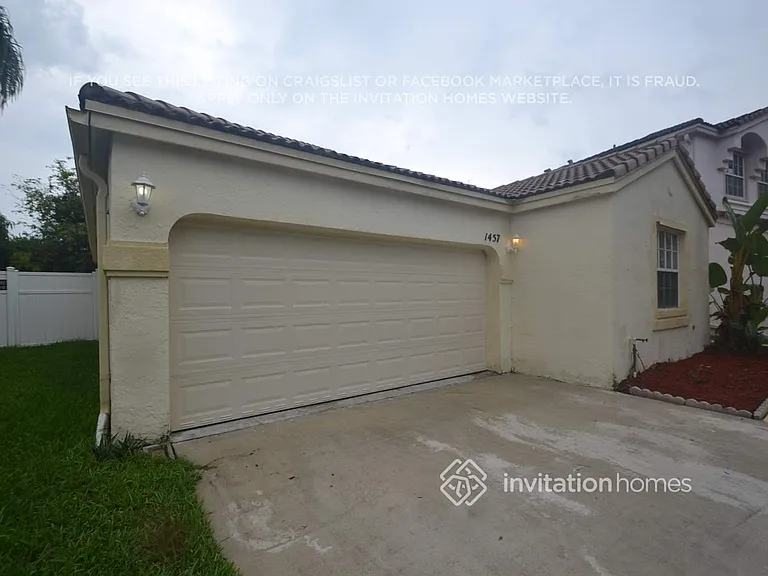 1457 NW 156th Ave — Photo 2