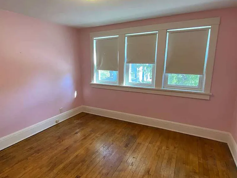 1009 N Oneida St — Photo 16