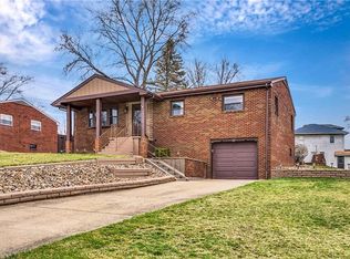 121 Clover Dr, Monaca, PA 15061