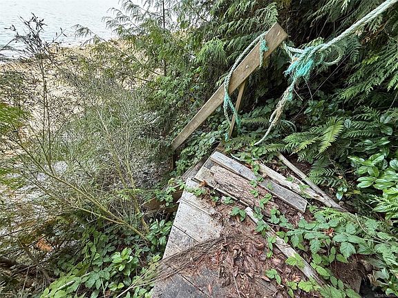 5th image of 221 Isabella Point Rd