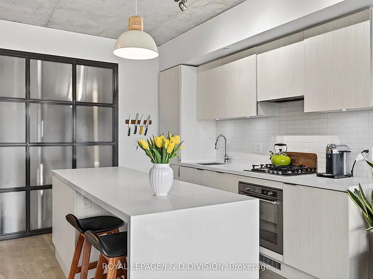 109 Ossington Ave #322 — Photo 14