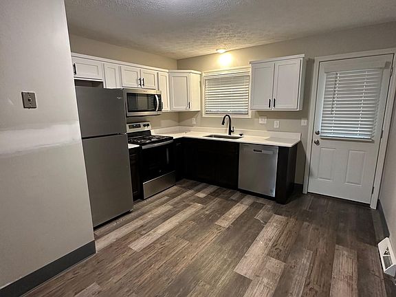 3rd image of 1724 Highland Way #1-4