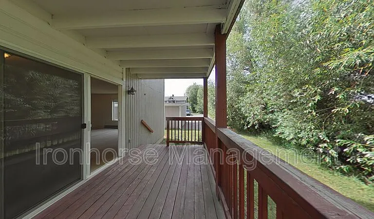515 S 15th Ave #A — Photo 9
