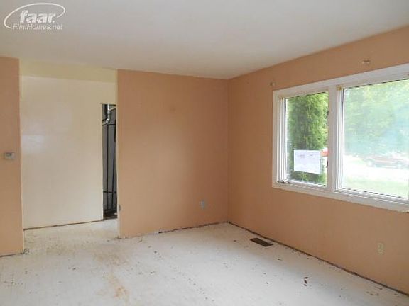 3rd image of 3303 Windland Dr