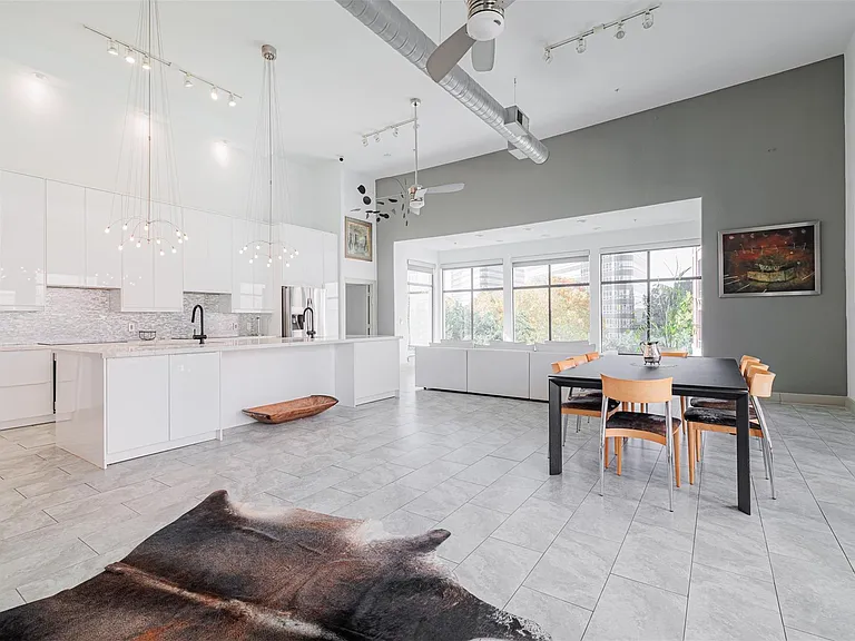 1901 Post Oak Blvd #4102 — Photo 12