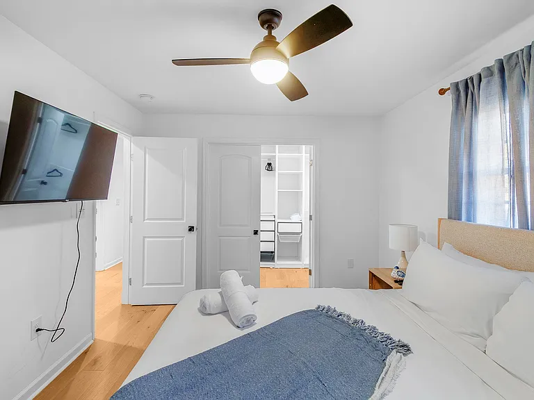 1330 Dean St — Photo 12